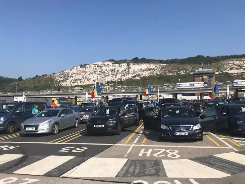 Românii din Marea Britanie vin la mitingul diasporei de pe 10 august (3)