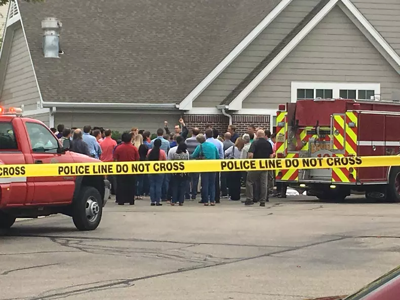 atac armat cladire birouri Wisconsin SUA3