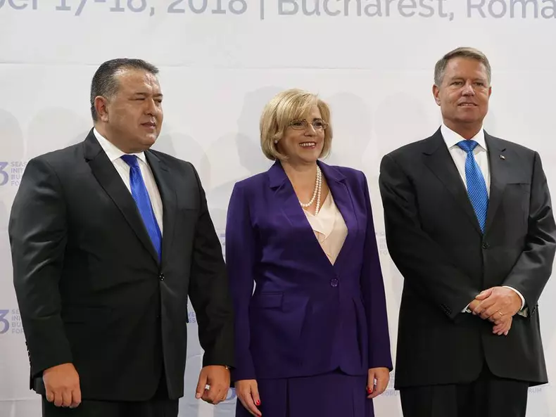 summit initiativa celor trei mari 3