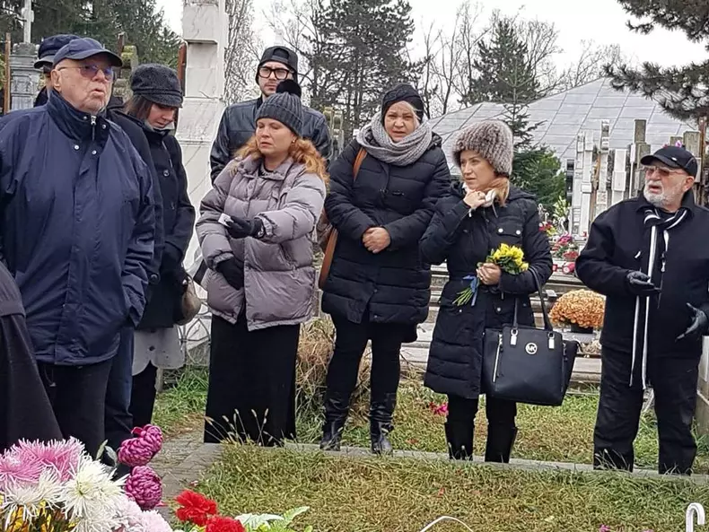 parastas Stela Popescu