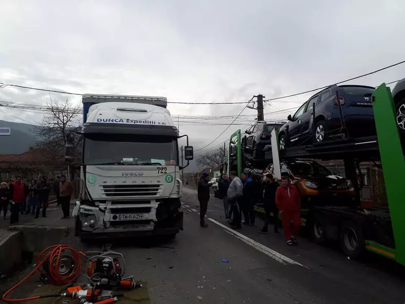 Accident înfiorător pe DN7, în județul Hunedoara (3)