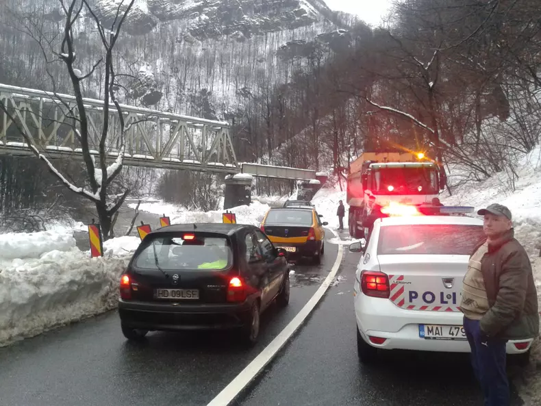 Avalanșă la ieșire din Petroșani (1)