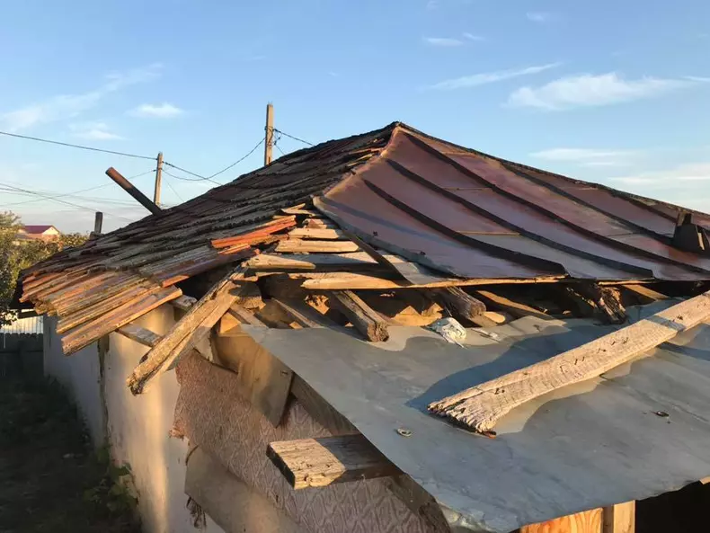 Roxana, fetița din Vaslui care mergea flămândă la școală, a primit o casă nouă de Crăciun (21)