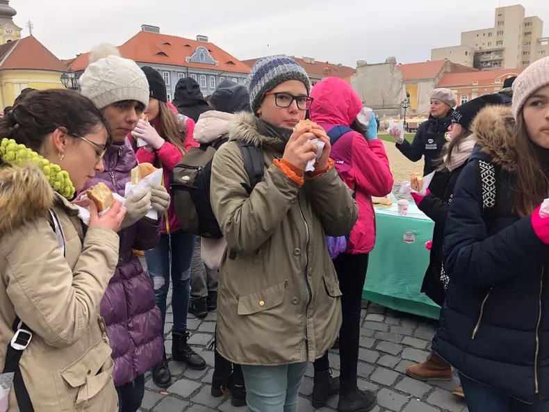 WhatsApp Image 2018-12-14 at 13.08.21(2)