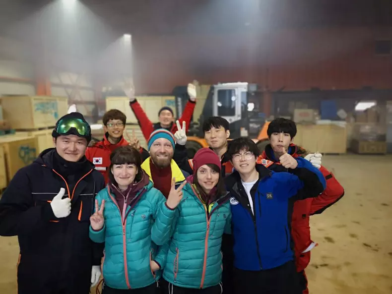 Echipa Romaniei alaturi de partenerii sud coreeni