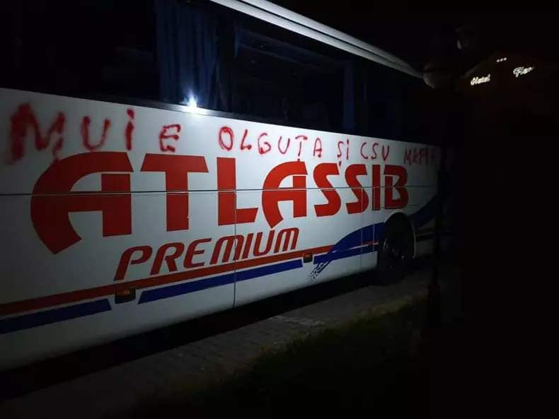 Autocar vandalizat Turris Magurele