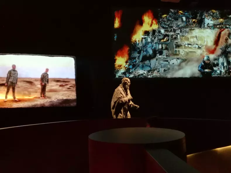 Alexander Sokurov, „Lc. 15:11-32”, o parte din instalația de la Pavilionul Rusiei