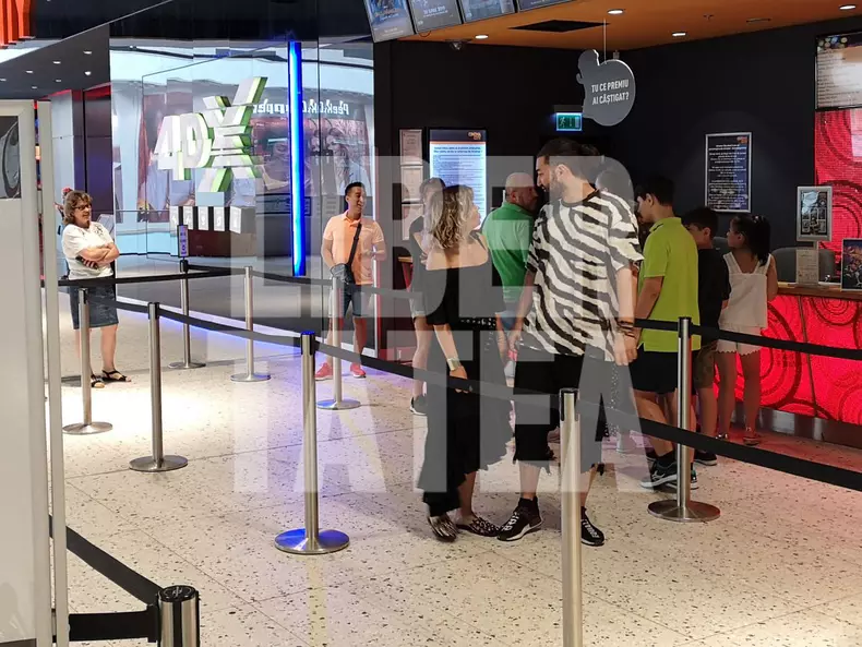 smiley gina pistol (1)