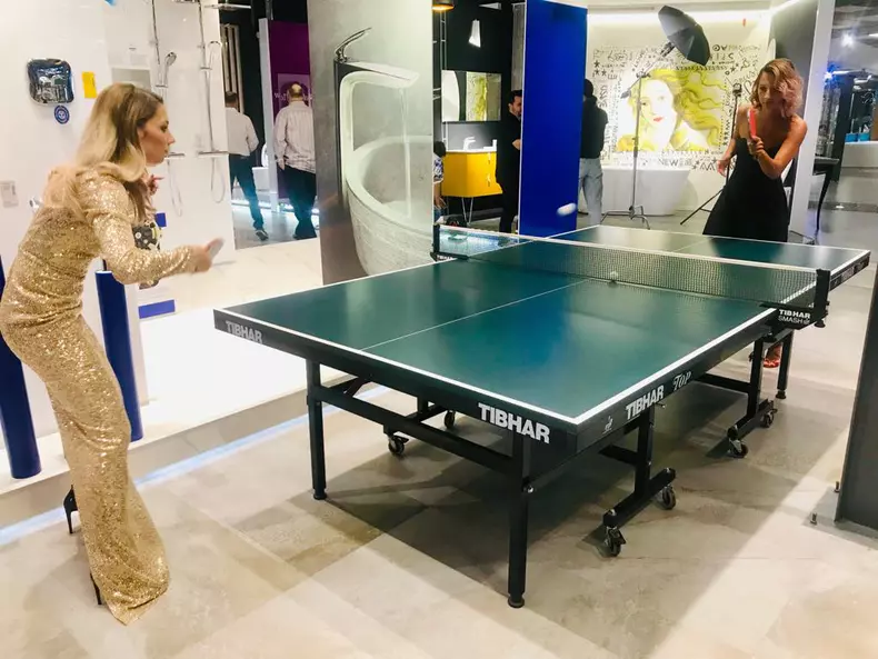 tenis de masa pe tocuri