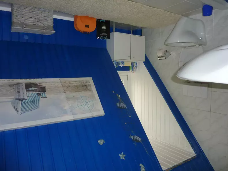 Upside Down House, Trassenheide5