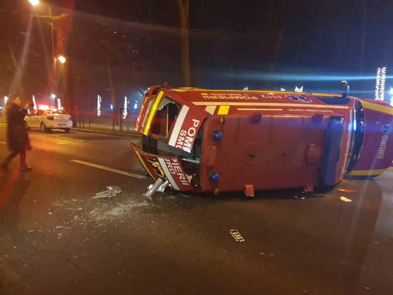 autospeciala SMURD rasturnata accident soseaua Kisellef