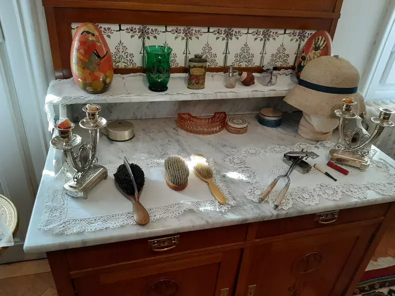 masuta de toaleta a Paraschivei