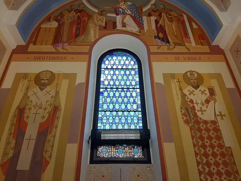 Sfântul Vasile cel Mare, al cărui hram îl poartă biserica