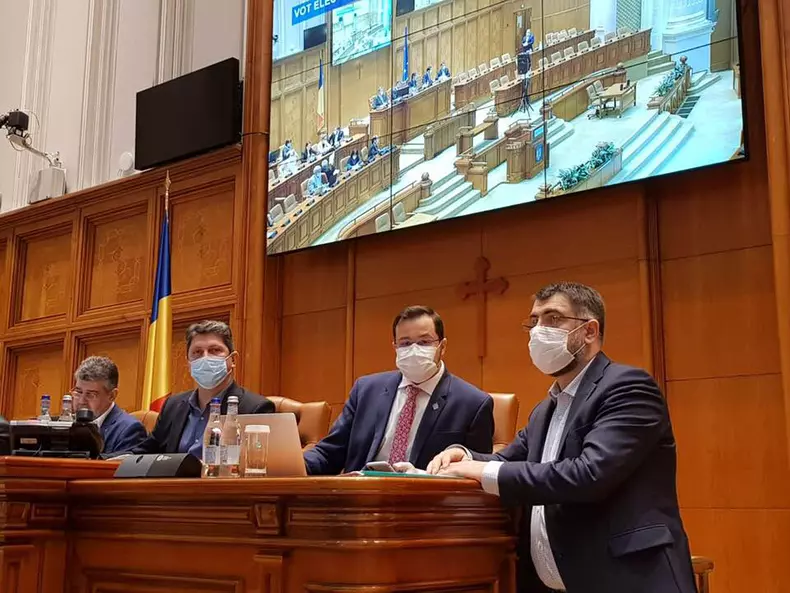 90342589_1070002013378564_7428203426569256960_n