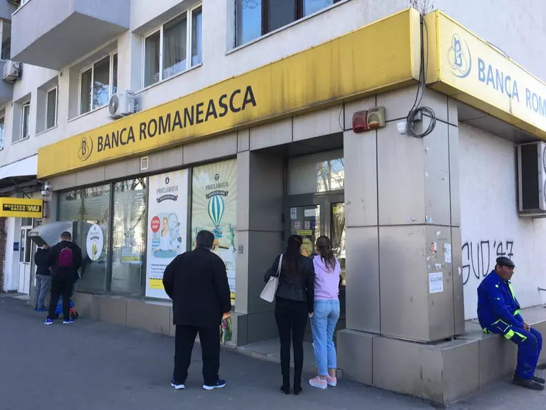 banca romaneasca coada 1