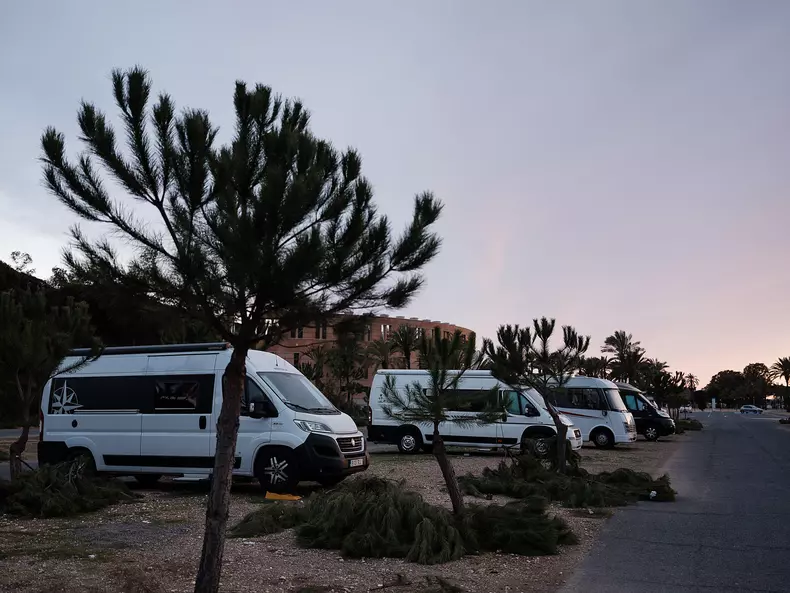 Redacția Teleleu într-o parcare din Palos de la Frontera