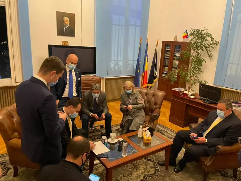 129761434_3398949643507207_7720236632917533830_n