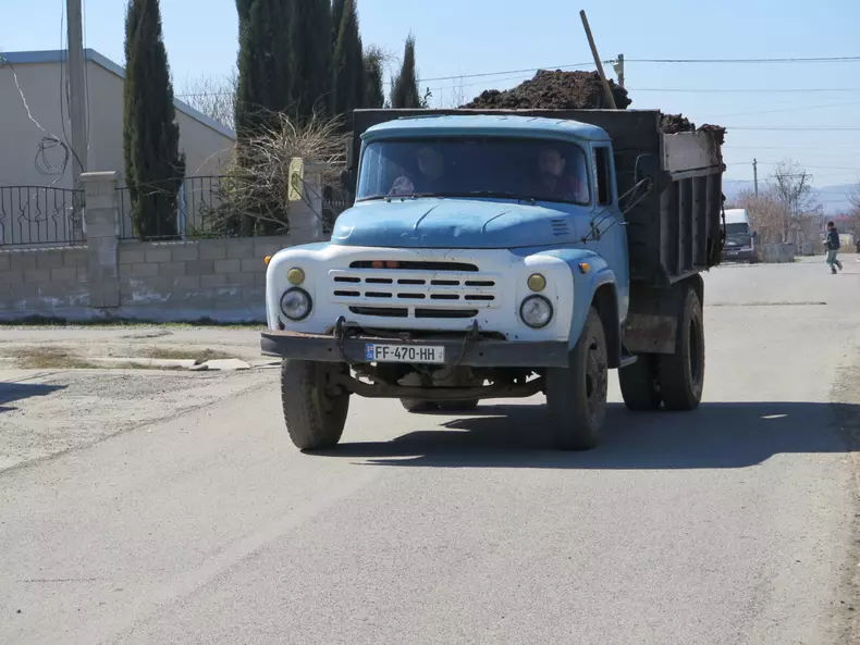 în Tserovani încă se construiește