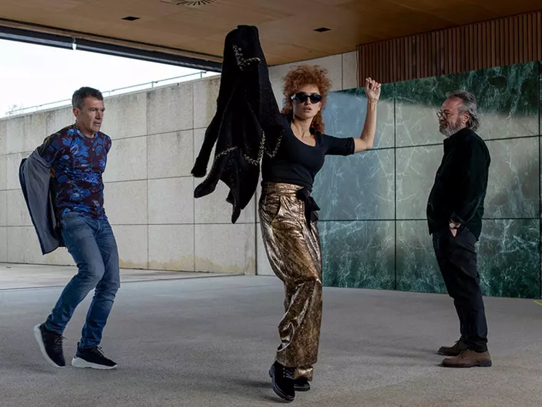 Competiția Oficială, r. Mariano Cohn, Gastón Duprat