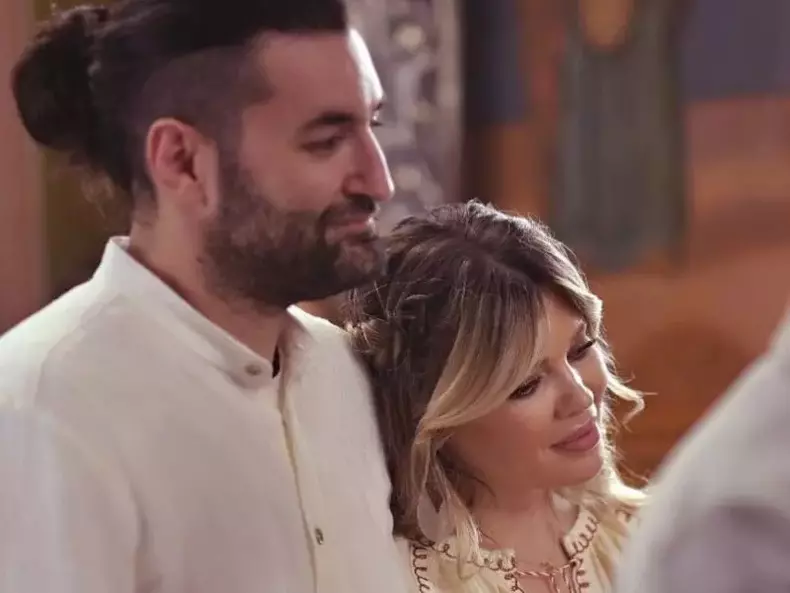 imagini-casa-smiley-gina-pistol-5