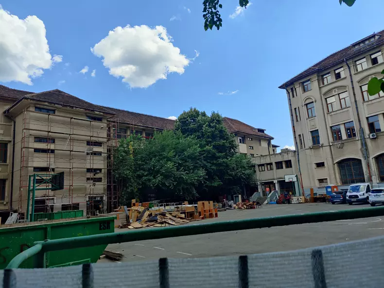 colegiul eminescu vandalizat