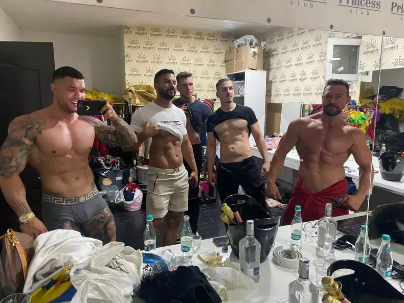 tarufe-flamingo-boys-3