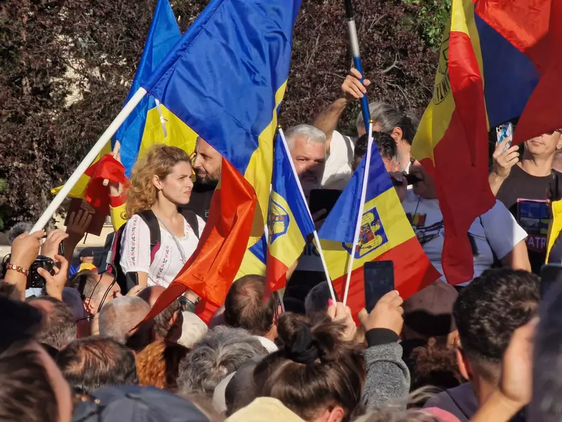 c2c1f2d3-543c-4063-97b9-d14c07148b98-1