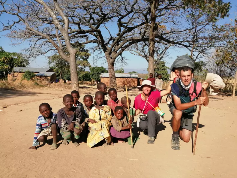 village-en-tanzanie-depart-matinal
