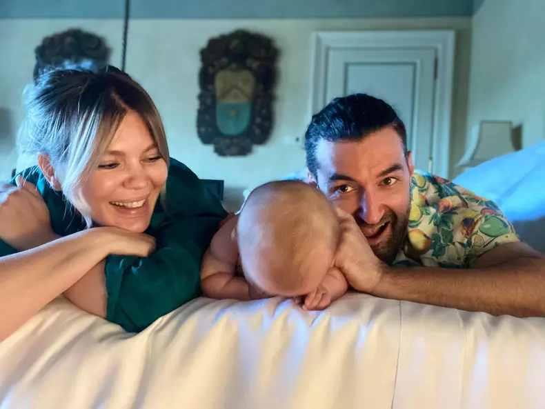 smiley-gina-pistol-si-josephine