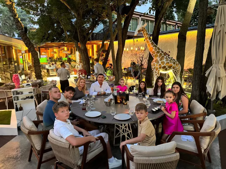 cristi borcea 9 copii 1