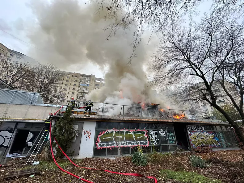 incendiu restauran Marul de Aur - Foto ISU
