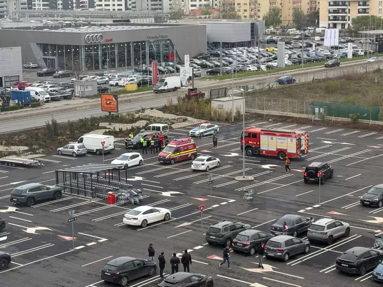 barbat-mort-masina-parcare-kaufland-pipera3