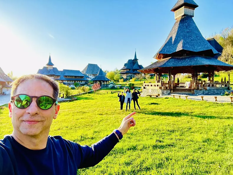 Fan Negru si familia