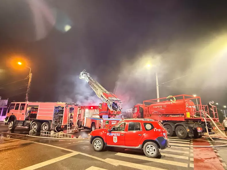 incendiu-cartierul-micro-39a-galati-bulevardul-henri-coanda-4