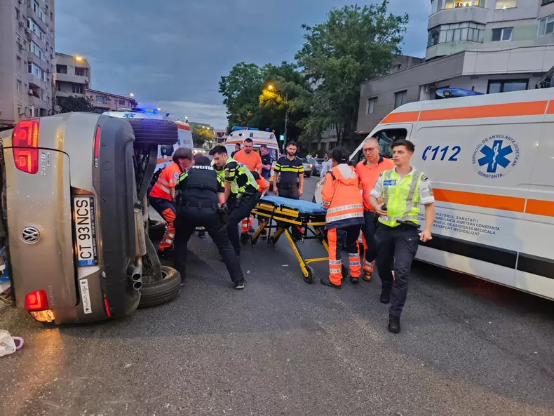 O autospecială de politie lovită în timp ce se afla în misiune. Foto IPJ Constanța