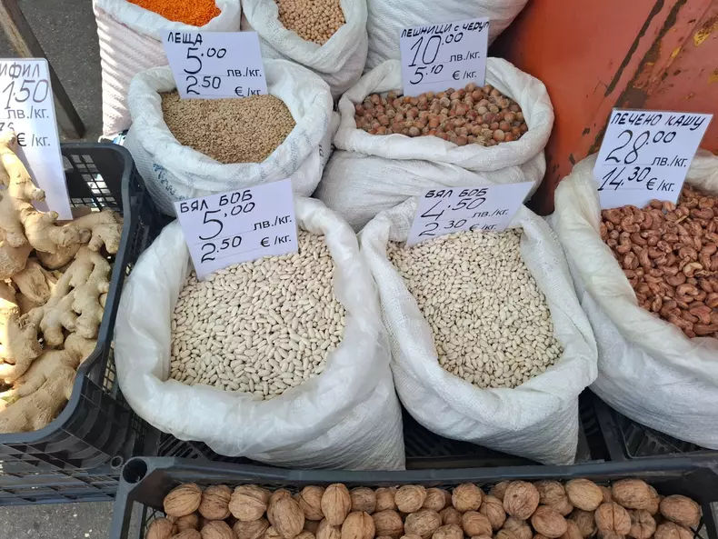 8. fasole boabe in piata din Bulgaria (foto Mitus)