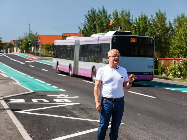 emil-boc-autobuz-39
