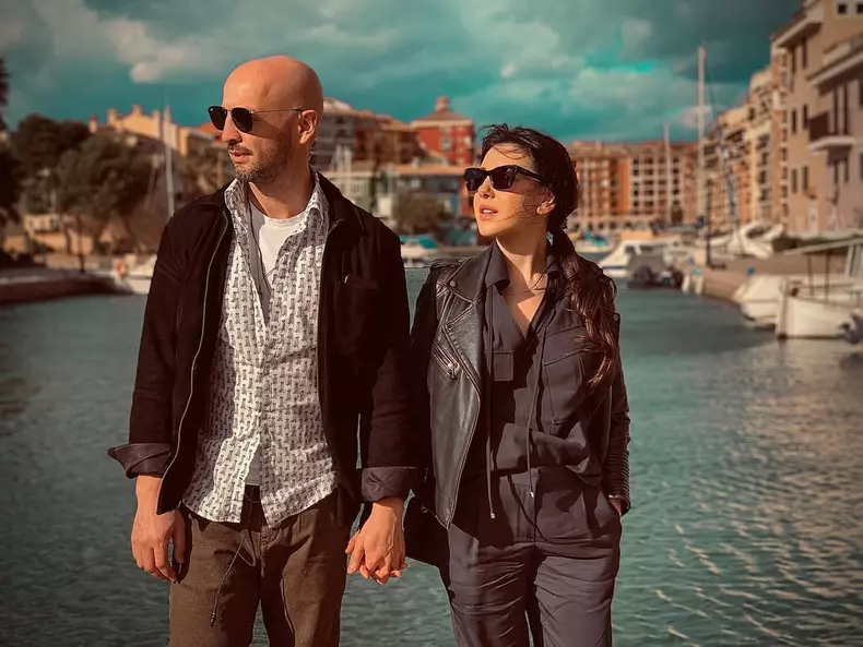 sasha lopez si xenia piciughin sotia lui (3)