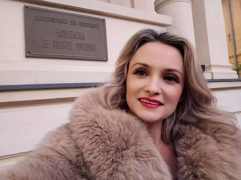 Amalia Bellantoni, reținută. Femeia care a împiedicat-o pe Șoșoacă să candideze la prezidențiale a tâlhărit doi oameni-