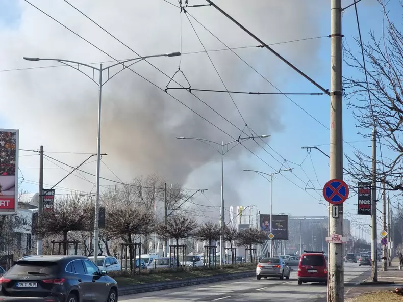 incendiu-depozit-iuliu-maniu-bucuresti-roalert4