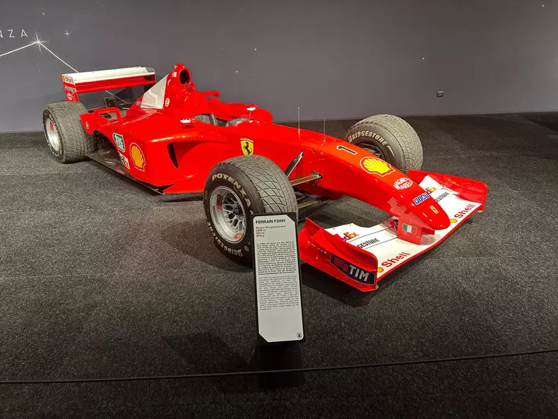 MASINI EXPOZITIA CAMPIONII LUMII LE MANS 6