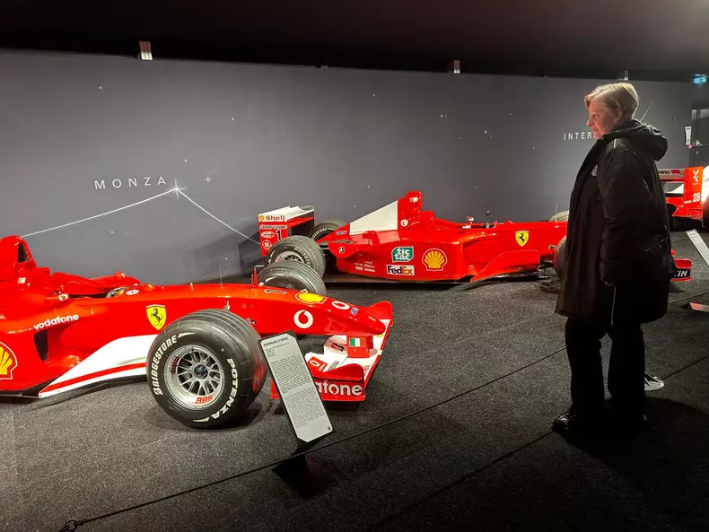 MASINI EXPOZITIA CAMPIONII LUMII LE MANS 9