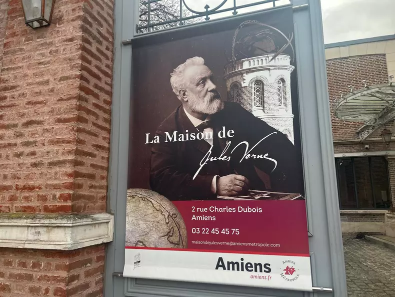 1 INTRARE CASA JULES VERNE AMIENS