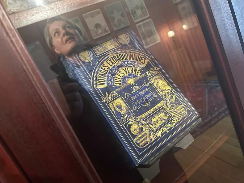 CALATORII EXTRAORDINARE JULES VERNE