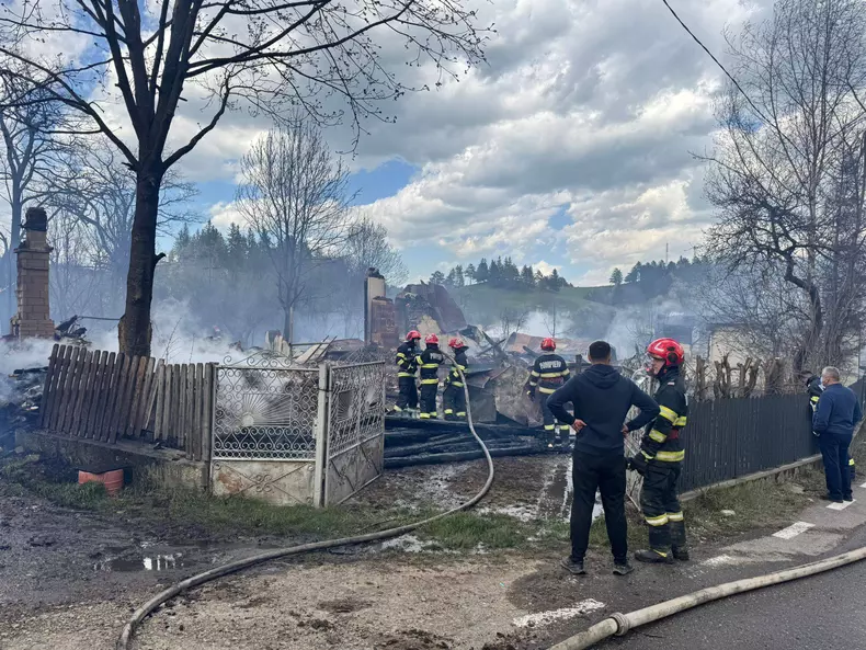 Incendiu Soveja Foto Prefectura Vrancea (3)