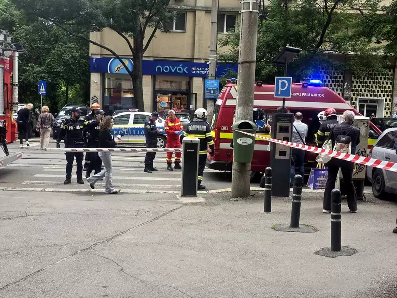 Primul salvator care a ajuns la liftul căzut cu 7 oameni în Palatul CFR - Ministerul Transporturilor povestește ce a văzut: „Nu țipa nimeni, i-am scos în 6 minute”