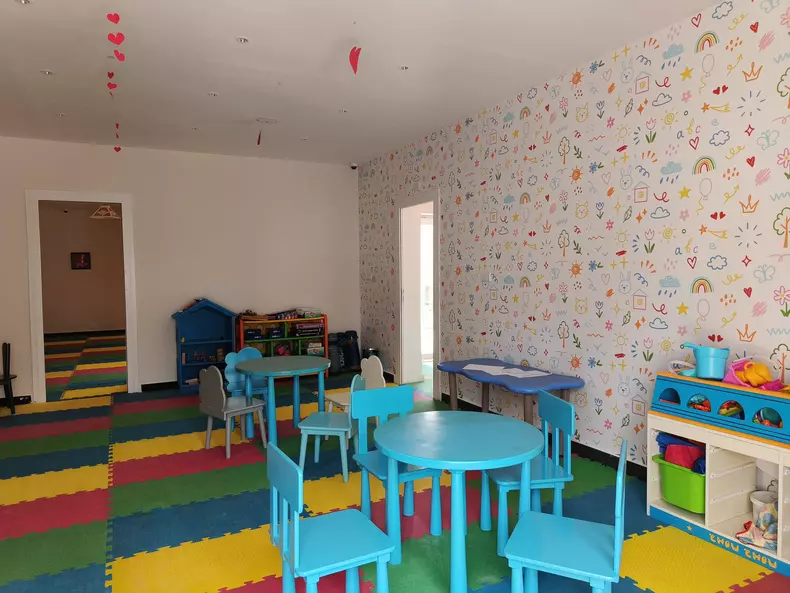 seven-sead-jolie-kids-club2