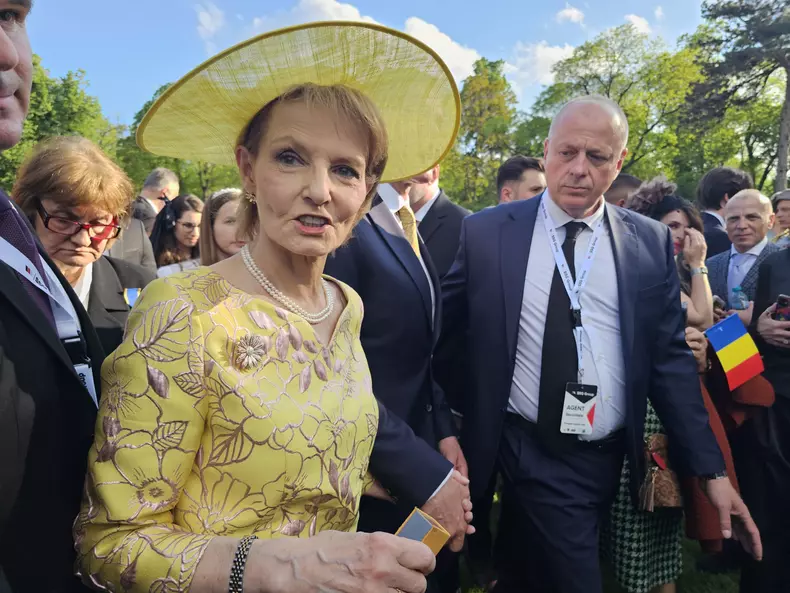 Majestatea Sa Margareta (77 de ani) și Principele Radu Duda (65 de ani), la Garden Party-ul de la Palatul Elisabeta 2026. Foto: Cristian Otopeanu / Libertatea
