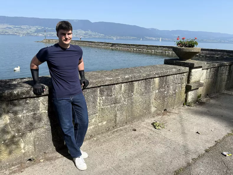 2 NOA BERSIER PE MALUL LACULUI NEUCHATEL