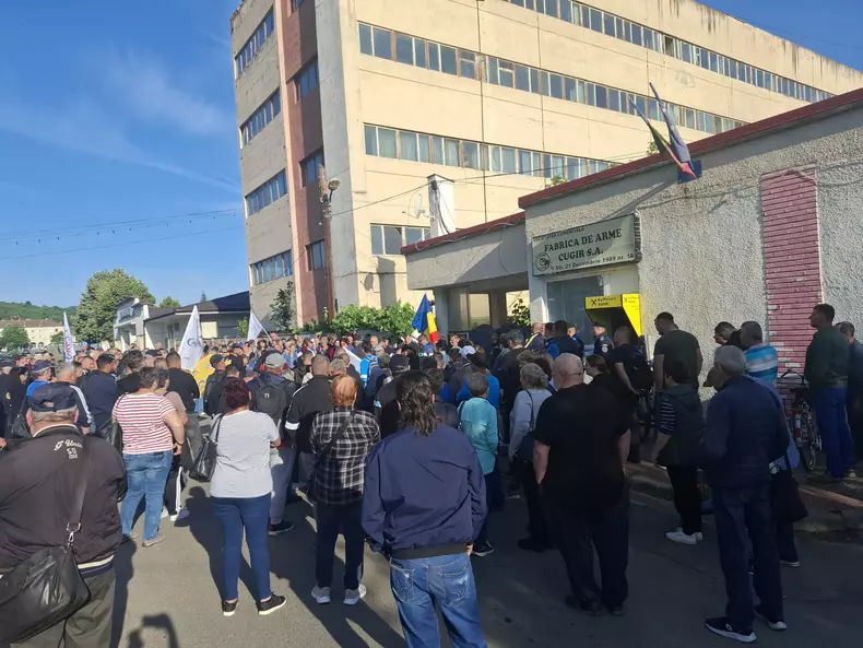 protestul de fabrica de arme Cugir 3 iunie 2026 (1)